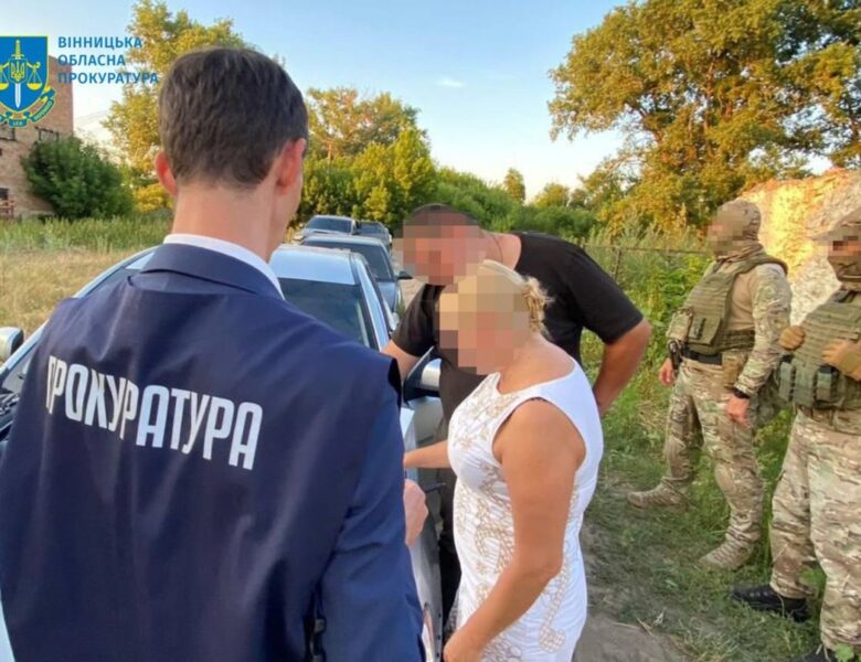 На Вінниччині адвокат зі спільниками заволоділи паями померлих людей