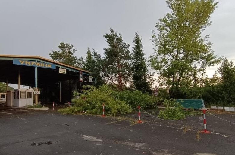 На Закарпатті через негоду закрили пункт пропуску