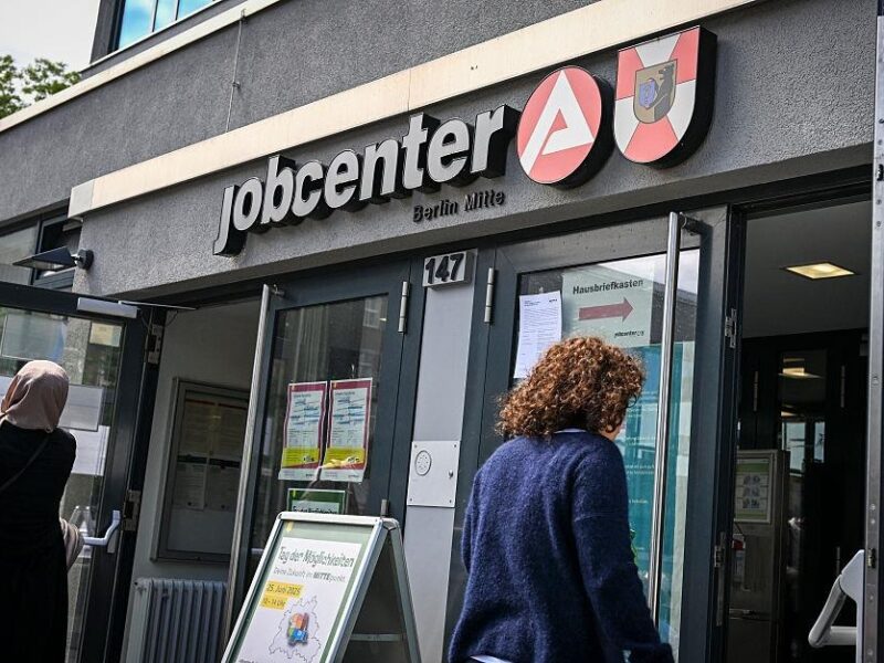 Німеччина перестала бути лідером в ЄС за кількістю заявок на притулок