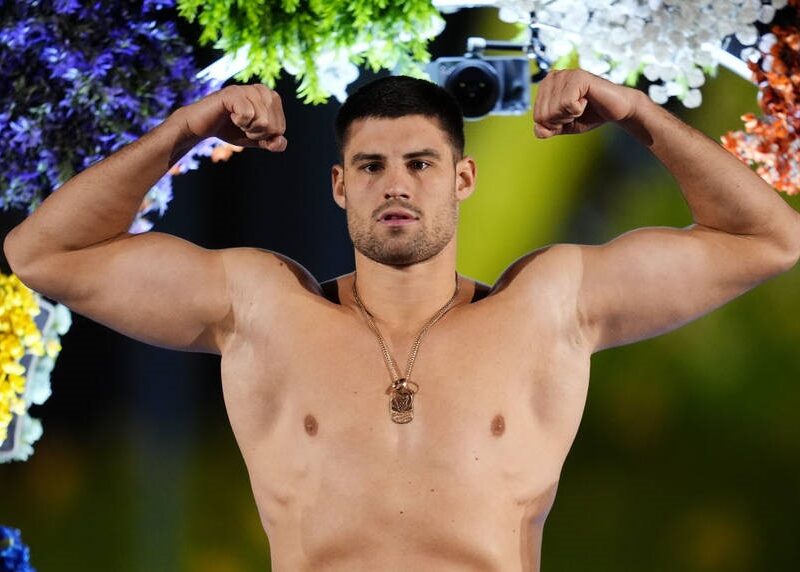 Новицький відмовився від бою в андеркарді поєдинку Усик – Дюбуа