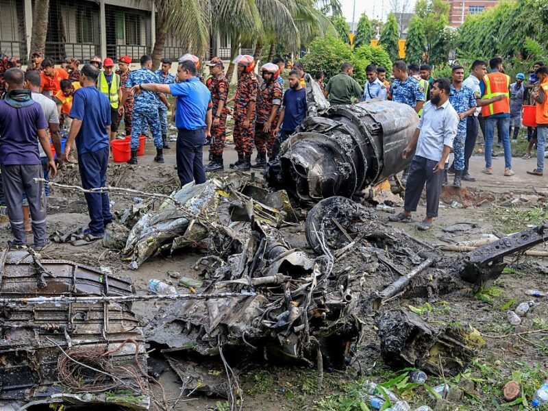 Падіння літака на школу в Бангладеш: кількість жертв зросла