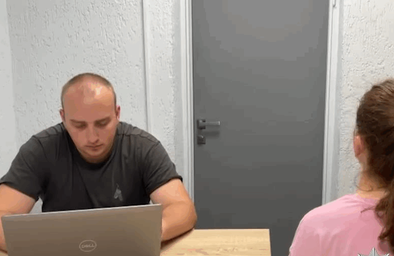 Поліція встановила особу чоловіка, який запускав салют у Бучі