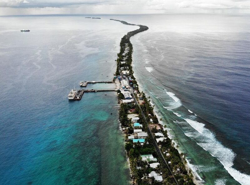 Половина населення Тувалу вирішила мігрувати в Австралію