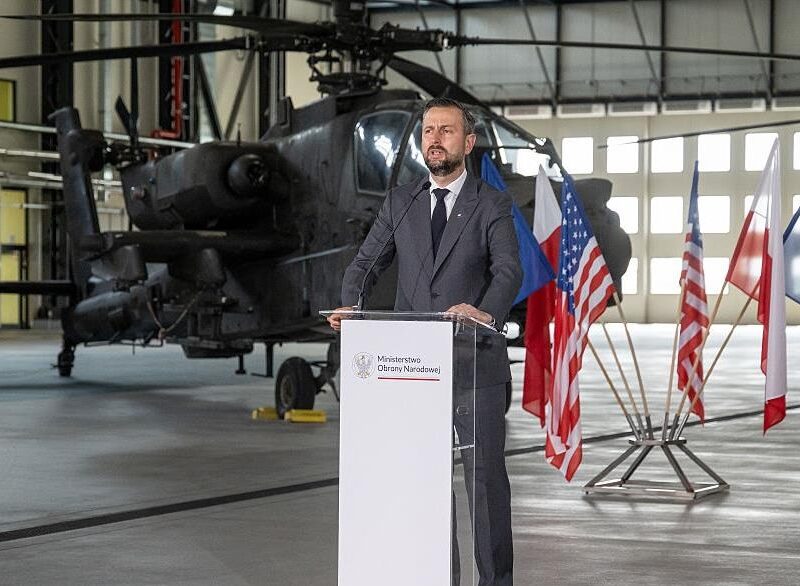 Польща відреагувала на зупинку поставок зброї США