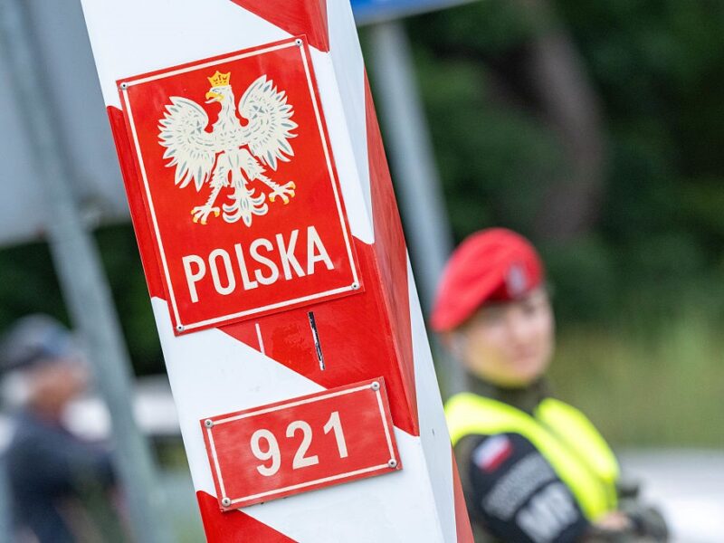 Польща втратила за рік десятки гектарів території