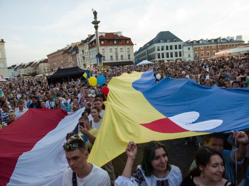 Польща закриє притулки для більшості біженців з України