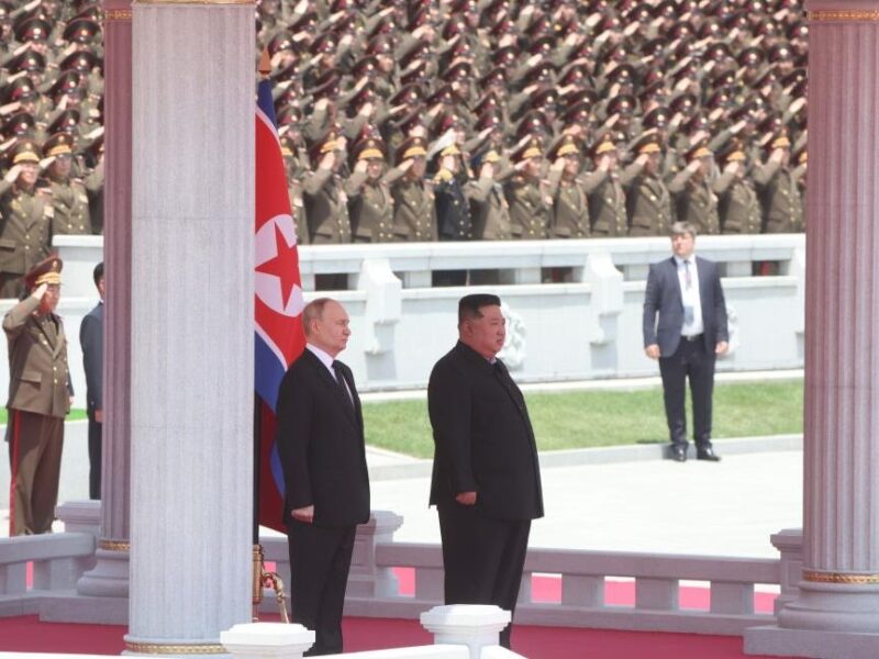 Попри численні втрати, Кім продовжує підтримувати Путіна: чого чекати