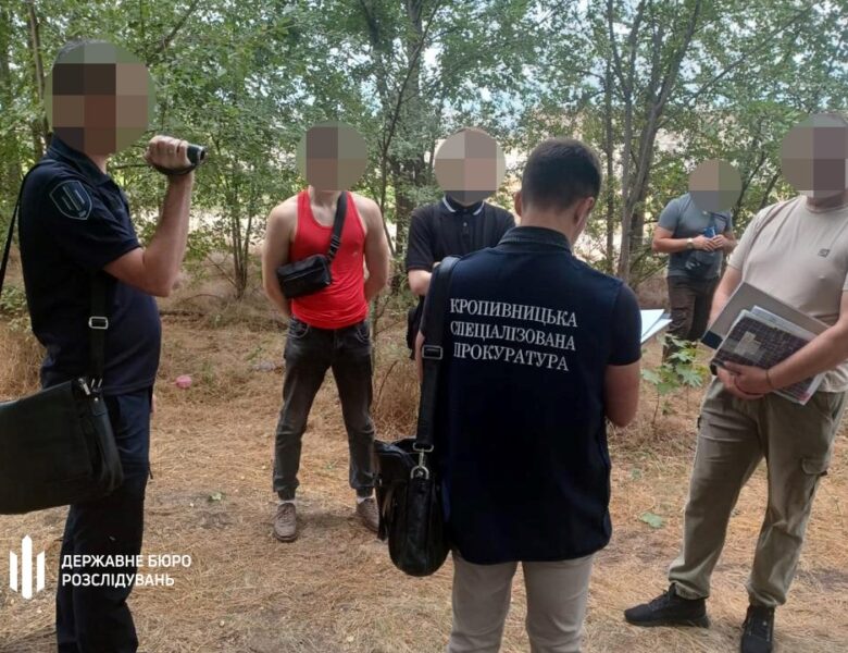 Посадовець ТЦК знімав з розшуку ухилянтів за $1 тис.