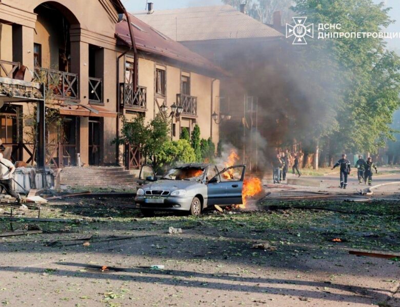 Повторна атака на Кривий Ріг: ДСНС показала фото наслідків