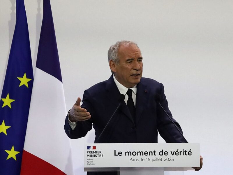 Прем’єр Франції розкритикував митну угоду зі США