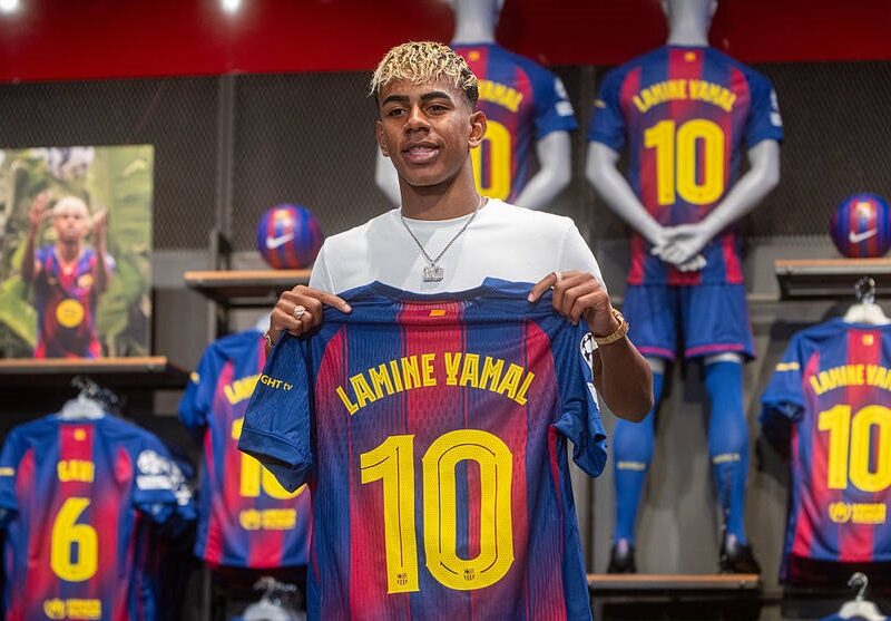 Продажі нових футболок Ямаля принесли Барселоні рекордний прибуток