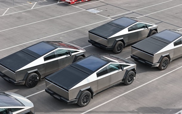 Продажі Tesla Cybertruck впали до п’яти тисяч за квартал