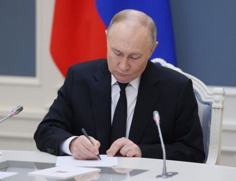 Путін офіційно дозволив найманців в російській армії