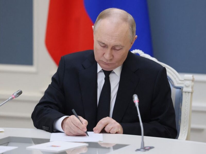 Путін офіційно дозволив найманців в російській армії