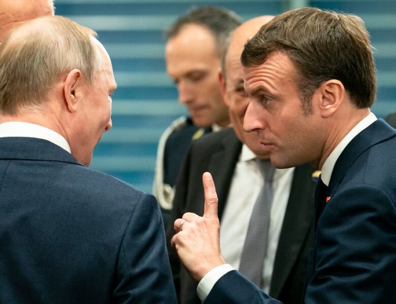 Путін та Макрон провели телефонну розмову – Кремль