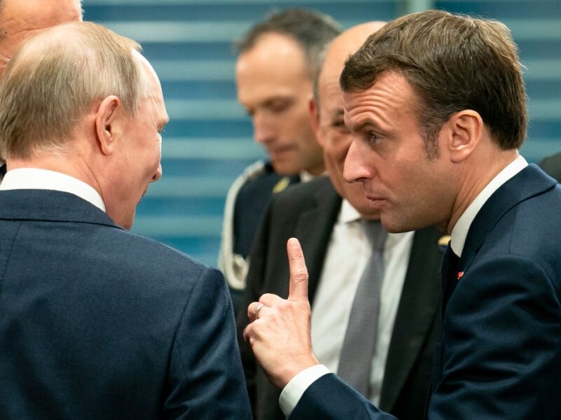 Путін та Макрон провели телефонну розмову – Кремль