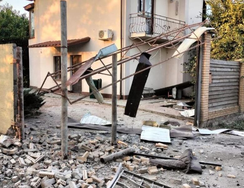 Ракетний удар по Кам’янському: пошкоджено лікарню, є загиблі