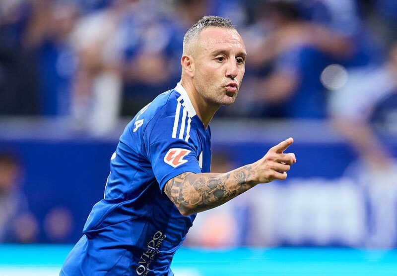 Реал Ов’єдо підписує легенду клубу на новий сезон