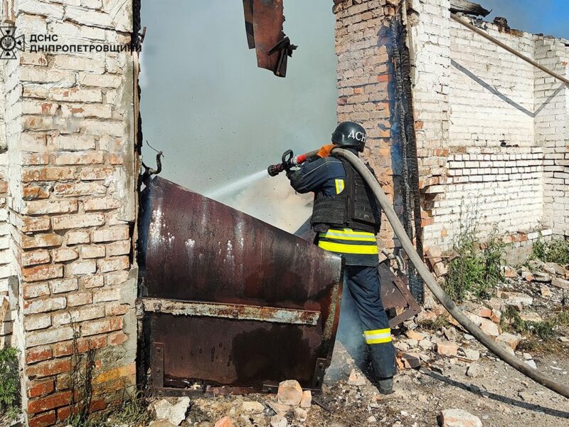 РФ атакувала Дніпропетровщину ракетою, є постраждалі