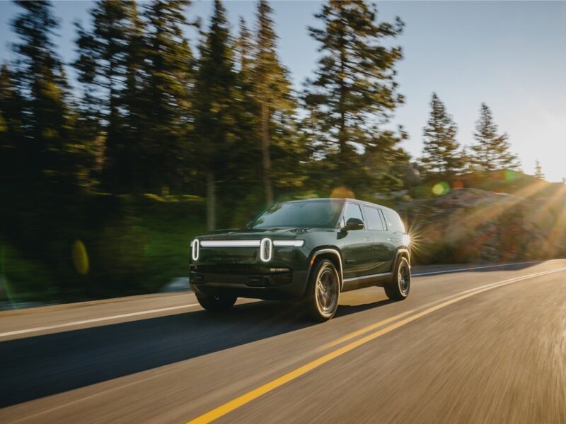Rivian представила електрокари з чотирма двигунами