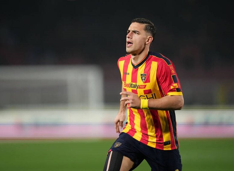 Рома хоче посилити атаку і бачить у форварді Лечче конкуренцію Довбику