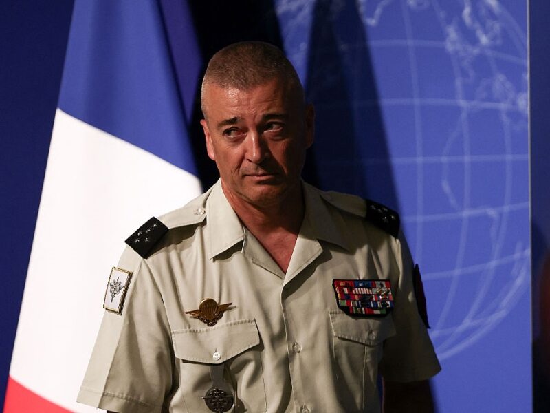 Росія зробила Францію “основною мішенню” в Європі – голова Генштабу