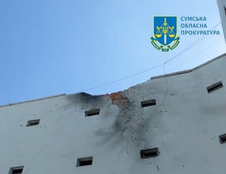 Росіяни обстріляли навчальний заклад на Сумщині, шестеро поранених