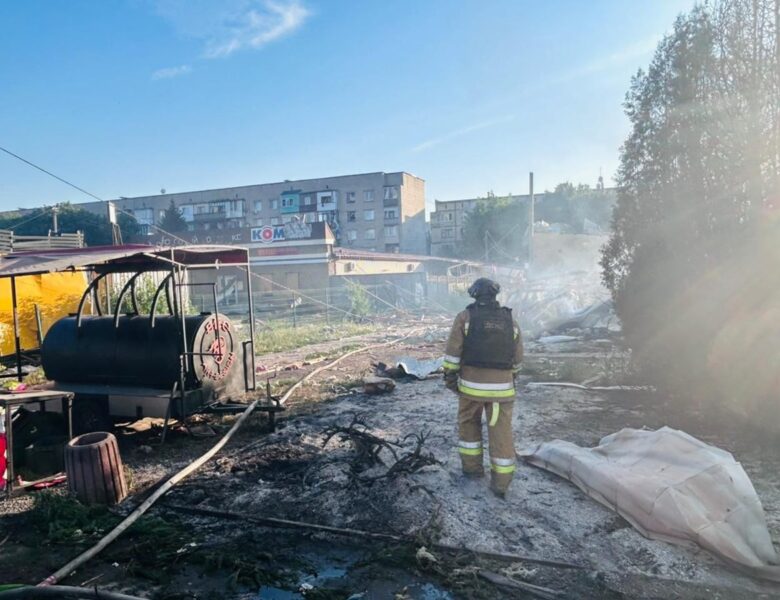 Росіяни скинули ФАБ-500 на Добропілля: Зеленський відреагував