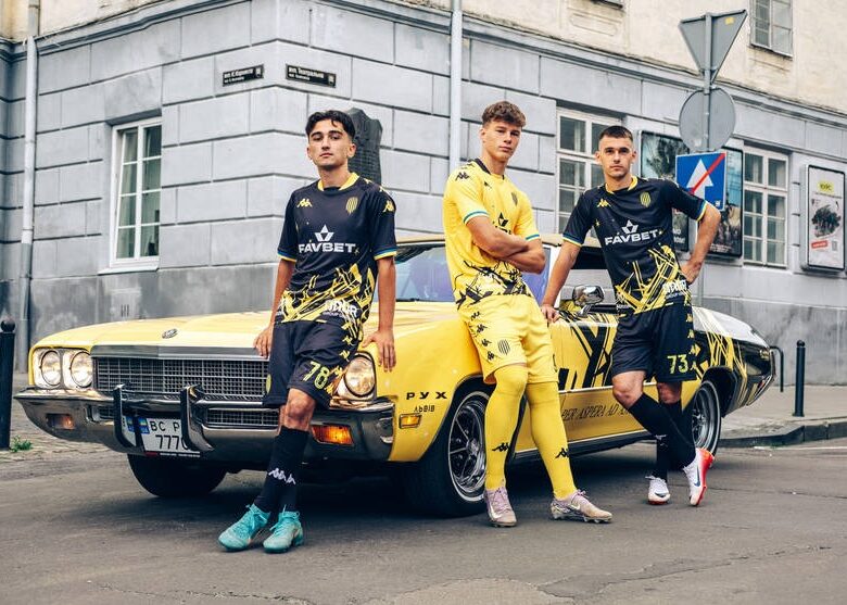 Рух представив оновлену ігрову форму