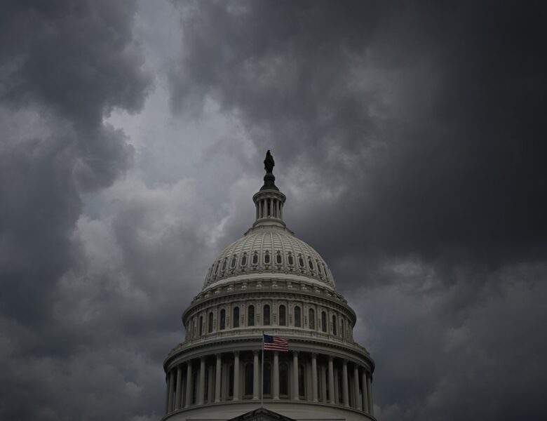 Сенат США ухвалив “великий гарний закон” Трампа