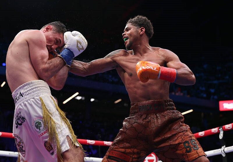 Сепеда вперше програв на професійному ринзі, поступившись Стівенсону