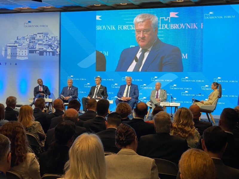 Сибіга назвав елементи рецепту завершення війни