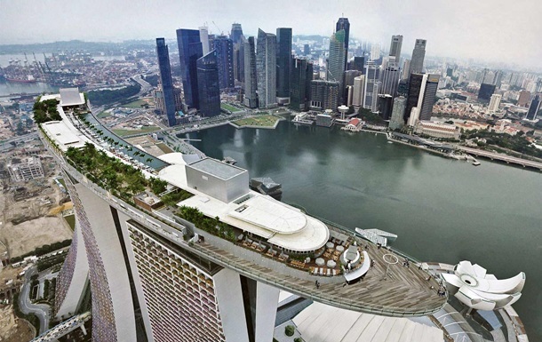 Сінгапур третій рік поспіль став найдорожчим містом світу