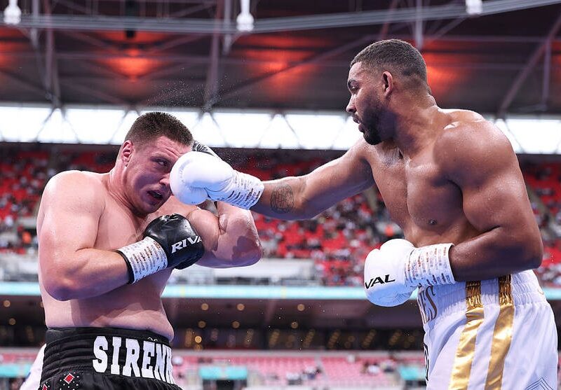 Сіренко програв уперше в кар’єрі в бою проти британця