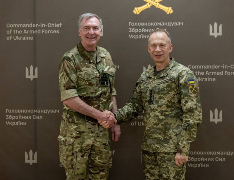 Сирський зустрівся з начальником Штабу оборони Британії