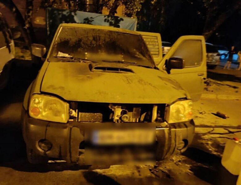 Спалили чотири авто за тиждень: у Києві затримали двох виконавців