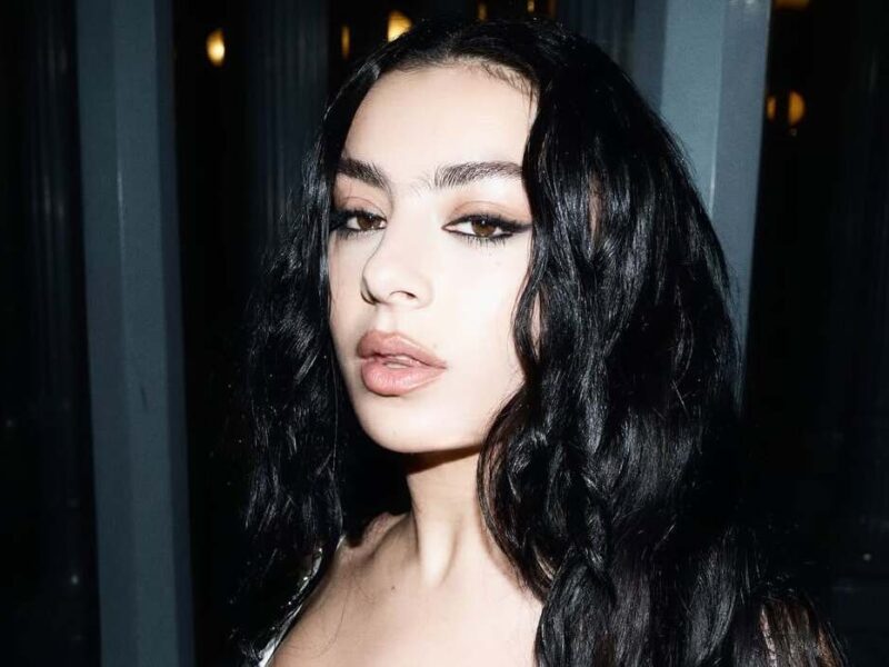 Співачка Charli XCX вийшла заміж