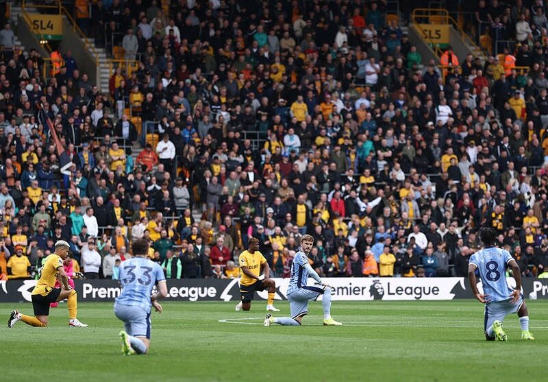 Ставати на одне коліно перед матчем: ця традиція в АПЛ втрачає сенс