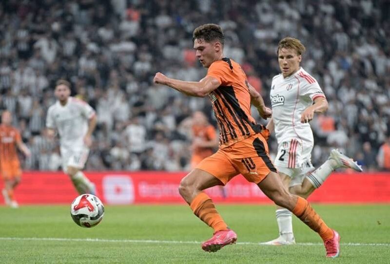 Судаков показав на фото, як його вразила запальність турецьких фанів