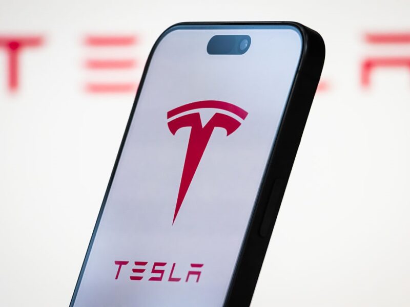 Tesla замовила ШІ-чипи у Samsung на $16,5 млрд