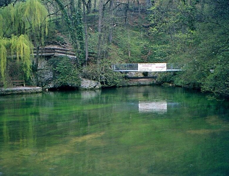 Трагедія на Дунаї: перекинувся човен із туристами, є загиблі
