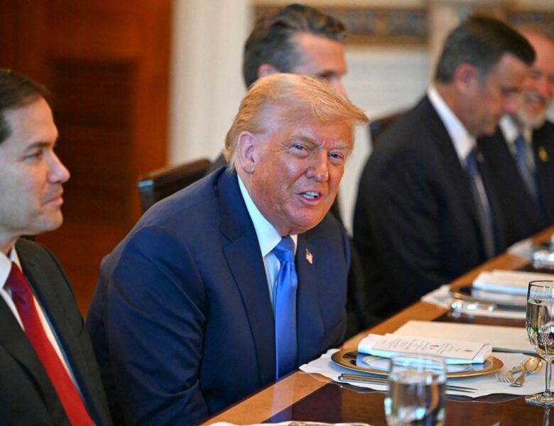 Трамп анонсував більше зброї для України