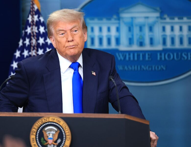 Трамп передумав. США знову постачають зброю