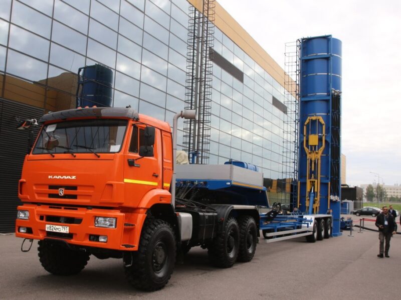 Третій автогігант РФ скорочує робочий тиждень через кризу