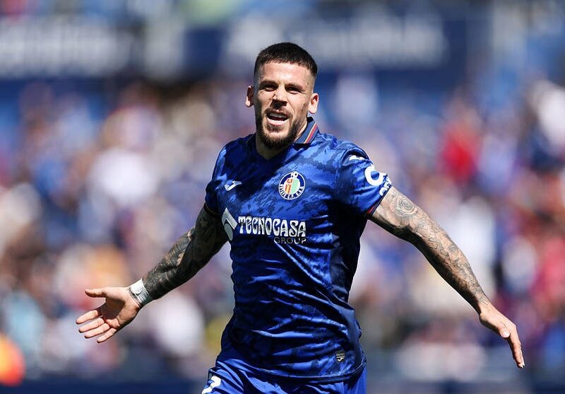 Третій у бійку не лізь: Перес пожалів собаку, як наслідок – без достоїнства