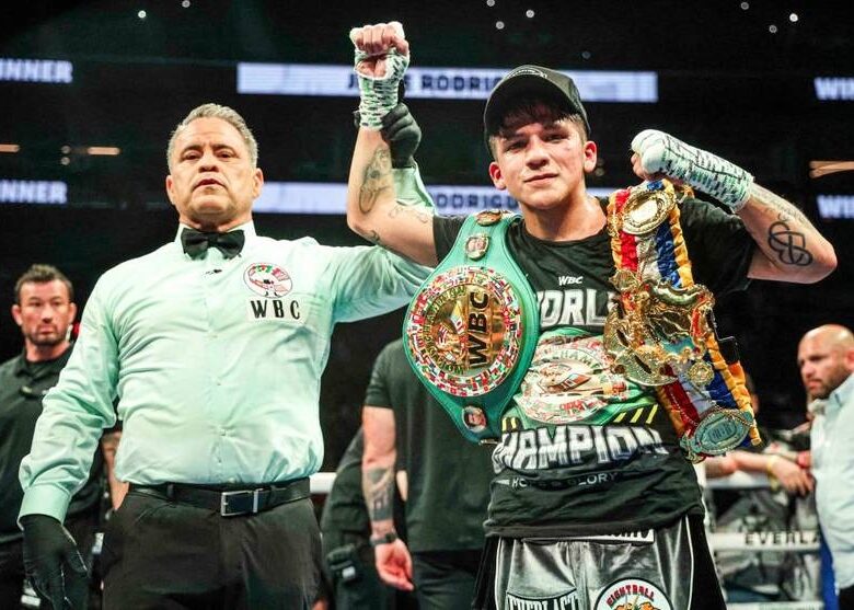 Турки анонсував бій за об’єднання поясів у другій найлегшій вазі