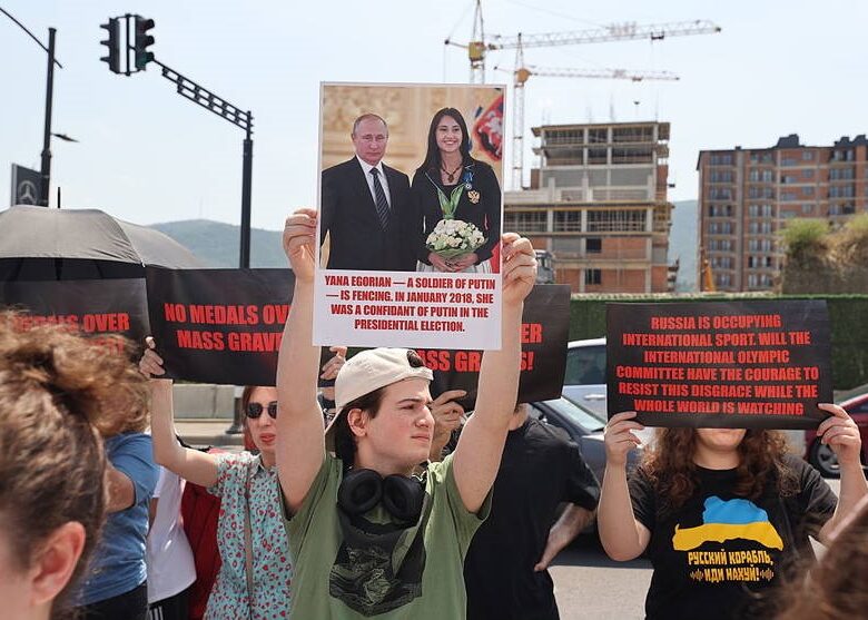 У Грузії вийшли на протести проти “цих свиней, росіян” на ЧС з фехтування