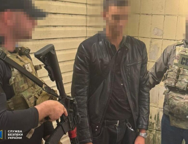 У Києві випускник школи коригував російські атаки