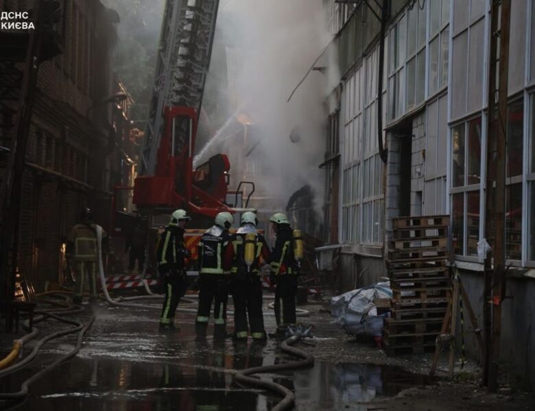 У Києві внаслідок атаки РФ зруйнована амбулаторія