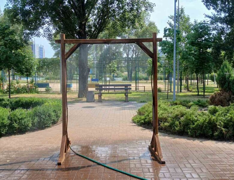 У Києві запрацювали рамки-розпилювачі води